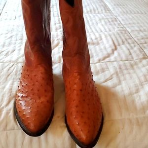 Men Cowboy boots in Full Quill Ostrich Tan color